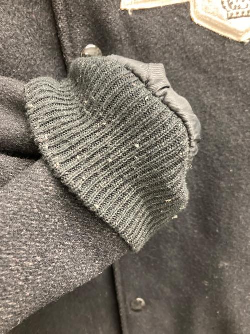 CHALK（チョーク）Chalk (チョーク) Los Angeles Kingsスタジャン（ロサンゼルス　キングス） ブラック サイズ:Lの古着・服飾アイテム