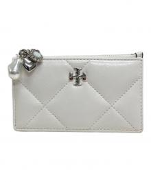TORY BURCH（トリーバーチ）の古着「キラ ダイヤモンドキルト ディストレストチャーム ジップカードケース」