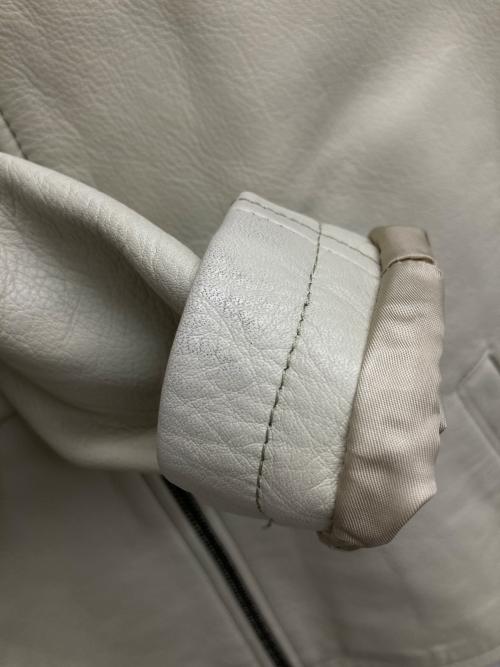 GUESS USA（ゲス ユーエスエー）GUESS USA (ゲス ユーエスエー) COW LEATHER JACKET（カウ　レザー　ジャケット） アイボリー サイズ:Mの古着・服飾アイテム