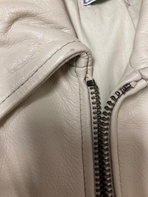 GUESS USA（ゲス ユーエスエー）GUESS USA (ゲス ユーエスエー) COW LEATHER JACKET（カウ　レザー　ジャケット） アイボリー サイズ:Mの古着・服飾アイテム