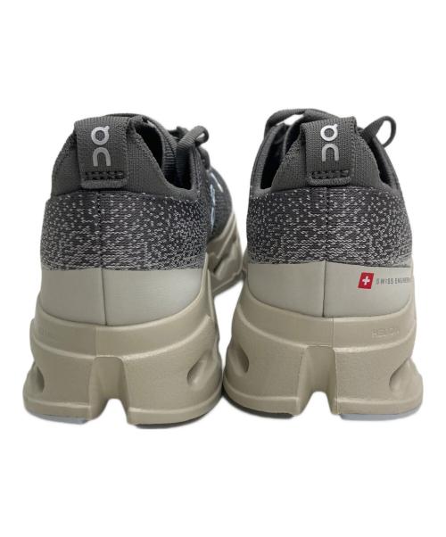 on（オン）On (オン) Cloudsurfer Max グレー サイズ:25.0の古着・服飾アイテム