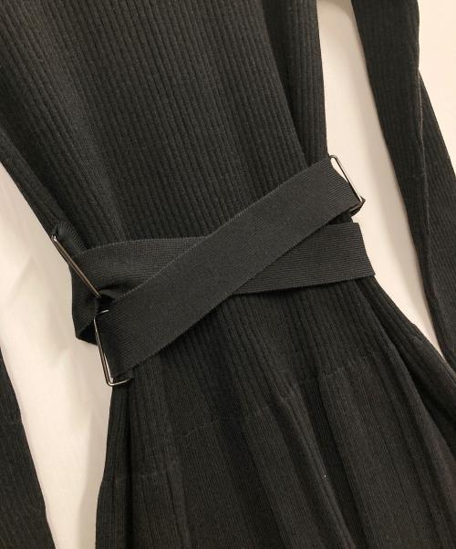 ADORE（アドーア）ADORE (アドーア) ドライリブニットワンピース ブラック サイズ:38の古着・服飾アイテム