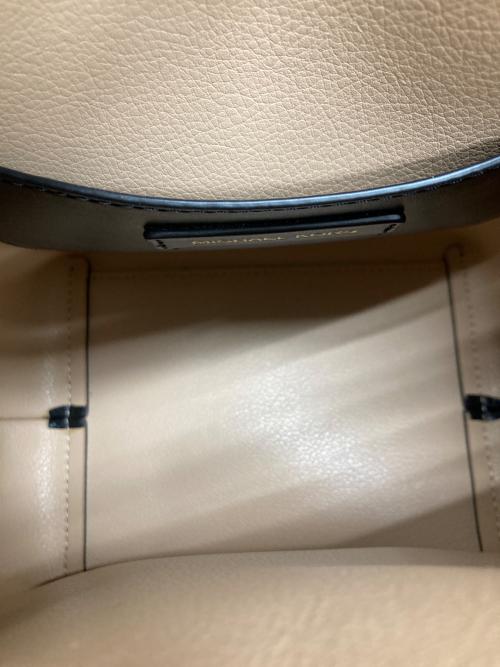 MICHAEL KORS（マイケル・コース）MICHAEL KORS (マイケル・コース) ショルダーバッグ ブラックの古着・服飾アイテム