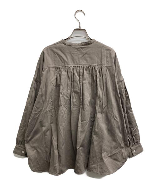 HUIS（ハウス）huis (ハウス) やわらかサテンバルーンスリーブブラウス ベージュ サイズ:Fの古着・服飾アイテム