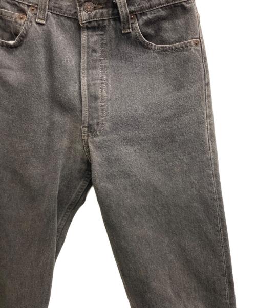 LEVI'S（リーバイス）LEVI'S (リーバイス) デニムパンツ グレー サイズ:W30の古着・服飾アイテム