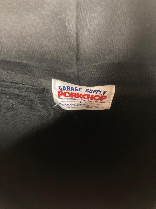 PorkChop（ポークチョップ）PORKCHOP (ポークチョップ) プリントパーカー ブラック サイズ:Lの古着・服飾アイテム