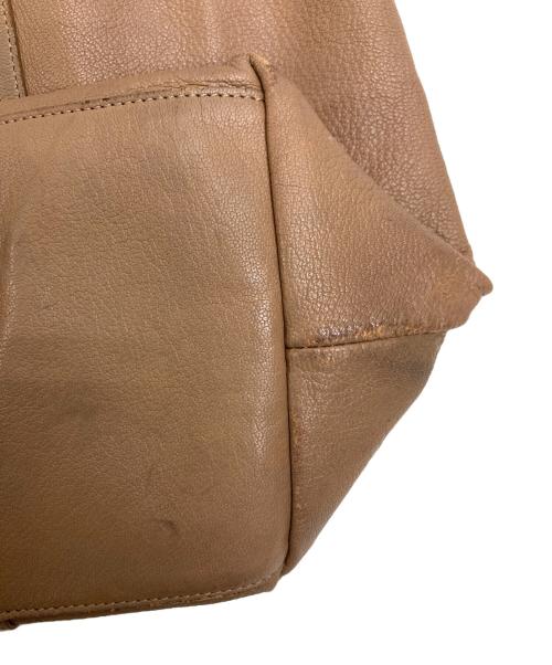 JIMMY CHOO（ジミーチュウ）JIMMY CHOO (ジミーチュウ) レザートートバッグ ベージュの古着・服飾アイテム