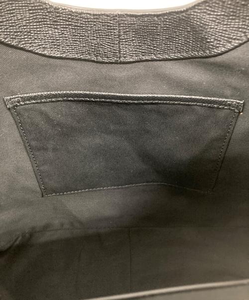 ted baker（テッドベーカー）ted baker (テッドベーカー) パドロックワンショルダーバッグ ブラックの古着・服飾アイテム