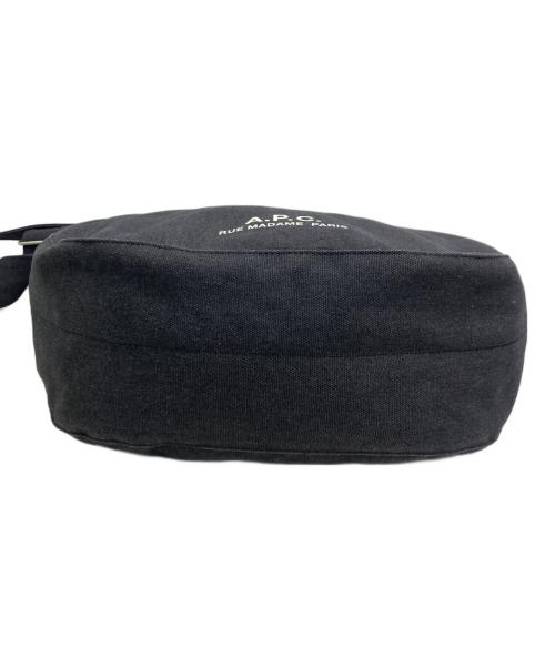 A.P.C.（アーペーセー）A.P.C. (アーペーセー) Journal キャンバス ショルダーバッグ ブラックの古着・服飾アイテム
