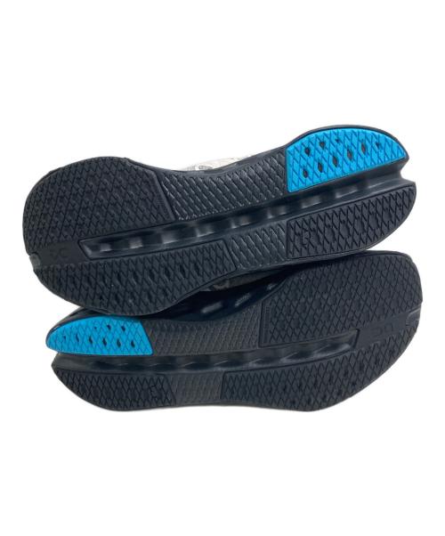 on（オン）on (オン) Cloudsurfer Max / ローカットスニーカー ブラック サイズ:26の古着・服飾アイテム