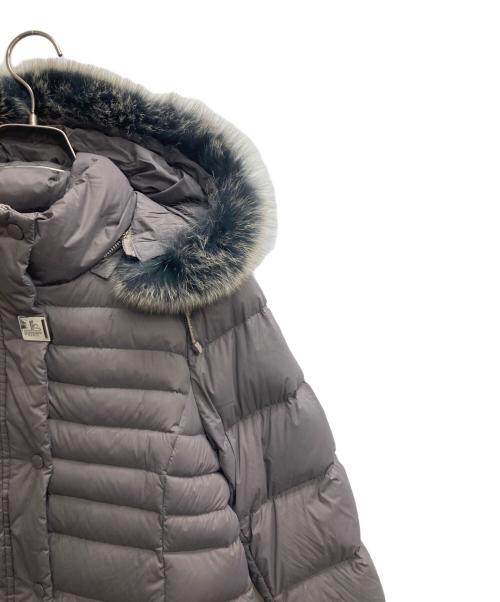 JEAN LOUIS SCHERRER（ジャンルイ シェレル）JEAN LOUIS SCHERRER (ジャンルイ シェレル) ブルーフォックスファー付ダウンコート グレージュ サイズ:Mの古着・服飾アイテム