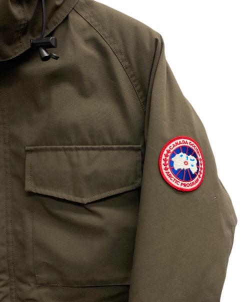 CANADA GOOSE（カナダグース）CANADA GOOSE (カナダグース) カムループスダウンジャケット オリーブ サイズ:Mの古着・服飾アイテム
