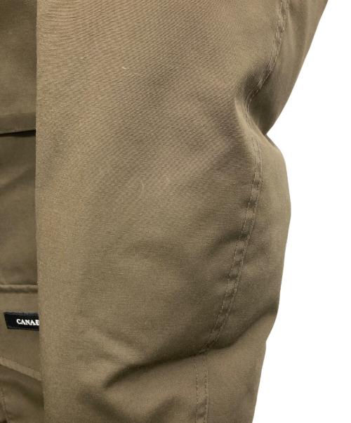 CANADA GOOSE（カナダグース）CANADA GOOSE (カナダグース) カムループスダウンジャケット オリーブ サイズ:Mの古着・服飾アイテム