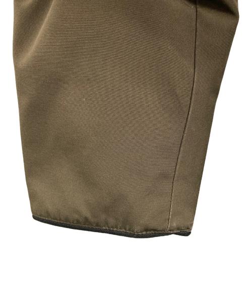 CANADA GOOSE（カナダグース）CANADA GOOSE (カナダグース) カムループスダウンジャケット オリーブ サイズ:Mの古着・服飾アイテム