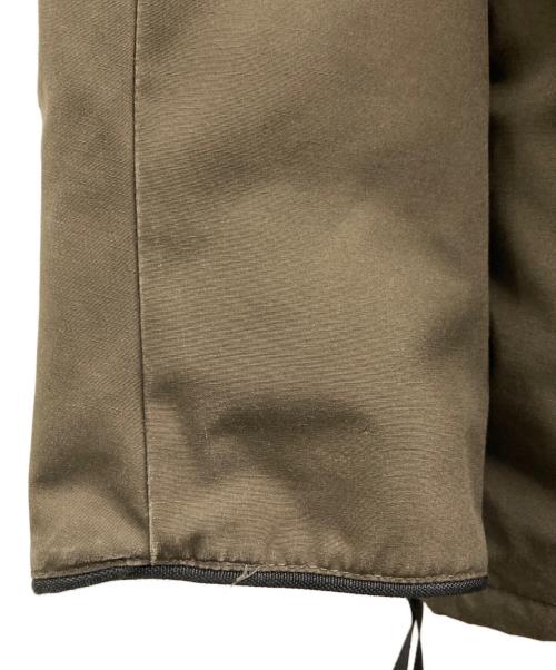 CANADA GOOSE（カナダグース）CANADA GOOSE (カナダグース) カムループスダウンジャケット オリーブ サイズ:Mの古着・服飾アイテム