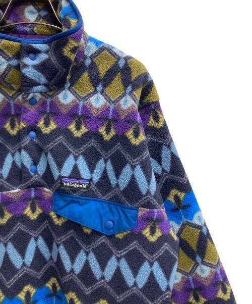 Patagonia（パタゴニア）Patagonia (パタゴニア) 幾何学柄シンチラスナップT マルチカラー サイズ:XSの古着・服飾アイテム
