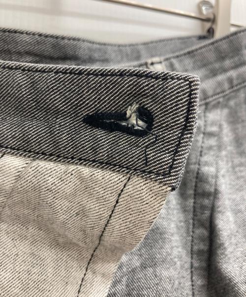 Vivienne Westwood RED LABEL（ヴィヴィアンウエストウッドレッドレーベル）Vivienne Westwood RED LABEL (ヴィヴィアンウエストウッドレッドレーベル) バイカラータックデニムスカート グレー サイズ:Mの古着・服飾アイテム