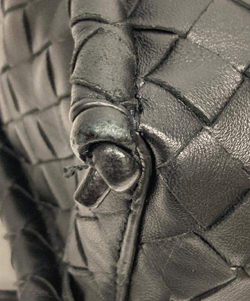 BOTTEGA VENETA（ボッテガベネタ）BOTTEGA VENETA (ボッテガベネタ) イントレチャートクロスボディーバッグ ブラックの古着・服飾アイテム