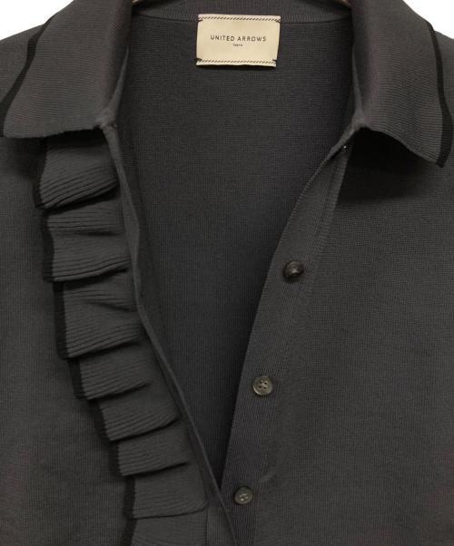 UNITED ARROWS TOKYO（ユナイテッドアローズトウキョウ）UNITED ARROWS TOKYO (ユナイテッドアローズトウキョウ) ミニマルフリルニットポロシャツ グレー サイズ:記載なし（実寸サイズを参照ください）の古着・服飾アイテム