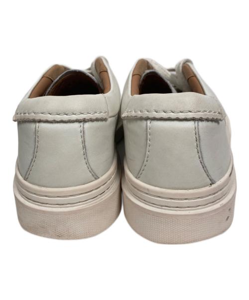 CLARKS（クラークス）CLARKS (クラークス) ローカットスニーカー ホワイト サイズ:25.5の古着・服飾アイテム
