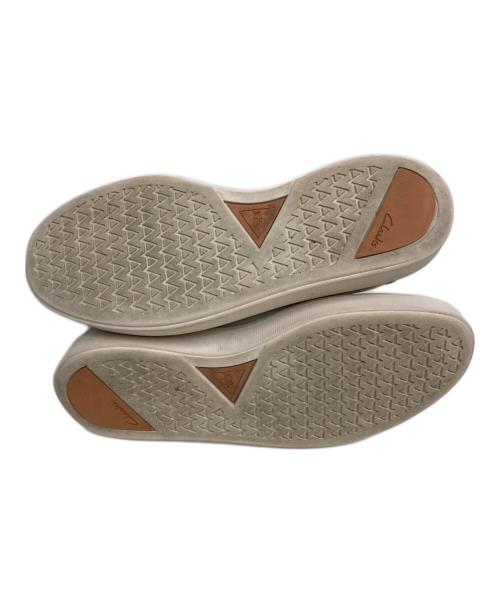 CLARKS（クラークス）CLARKS (クラークス) ローカットスニーカー ホワイト サイズ:25.5の古着・服飾アイテム