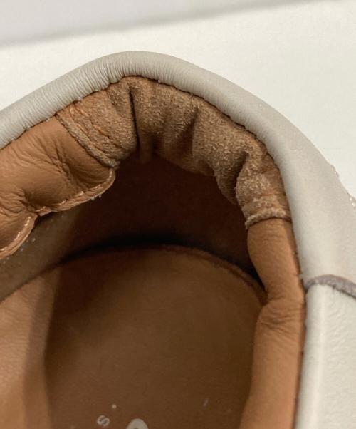 CLARKS（クラークス）CLARKS (クラークス) ローカットスニーカー ホワイト サイズ:25.5の古着・服飾アイテム