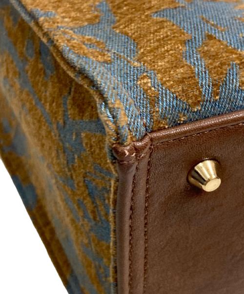 EAR（イア）EAR (イア) 柄トートバッグ ベージュ×ブルー 未使用品の古着・服飾アイテム