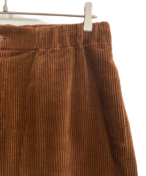 ATON（エイトン）ATON (エイトン) suvin corduroy easy tapered pants ブラウン サイズ:4の古着・服飾アイテム
