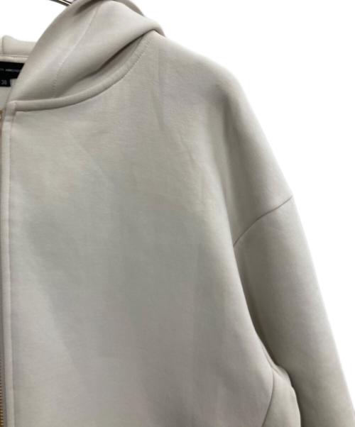 23区（ニジュウサンク）23区 (ニジュウサンク) コットンエアーダンボール コクーン フーディー アイボリー サイズ:38の古着・服飾アイテム