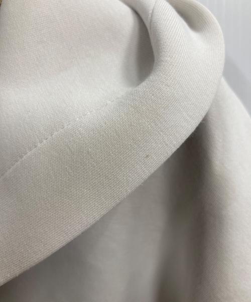 23区（ニジュウサンク）23区 (ニジュウサンク) コットンエアーダンボール コクーン フーディー アイボリー サイズ:38の古着・服飾アイテム