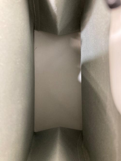 UNKNOWN PRODUCTS（アンノウン プロダクツ）UNKNOWN PRODUCTS (アンノウン プロダクツ) Ken Kagami (ケンカガミ) Leather Paper Bag ホワイトの古着・服飾アイテム