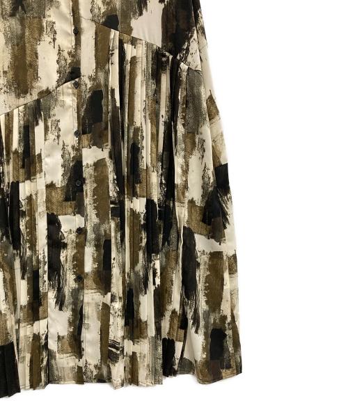 SUM1 STYLE（スミスタイル）SUM1 STYLE (スミスタイル) 半袖斜めプリーツワンピース マルチカラー サイズ:Fの古着・服飾アイテム