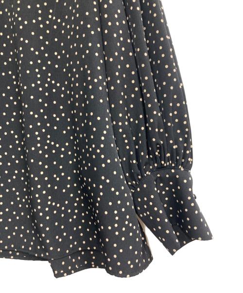 La boutique BonBon（ラブティックボンボン）La boutique BonBon (ラブティックボンボン) ナローネックドットブラウス ブラック サイズ:FREEの古着・服飾アイテム