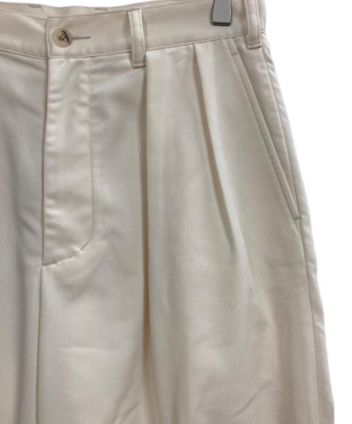 BEAMS（ビームス）BEAMS (ビームス) 2 Pleats Trousers PE Twill アイボリー サイズ:Sの古着・服飾アイテム