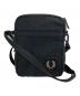 FRED PERRY（フレッドペリー）の古着「ナイロンバッジ スモールサイドバッグ」｜ブラック