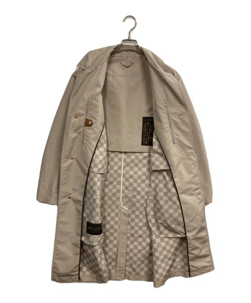 LOUIS VUITTON（ルイ ヴィトン）LOUIS VUITTON (ルイ ヴィトン) パッカブルナイロンコート ベージュ サイズ:44の古着・服飾アイテム