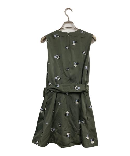 patou（パトゥ）PATOU (パトゥ) 刺繍ベルテッドノースリーブワンピース オリーブ サイズ:38の古着・服飾アイテム