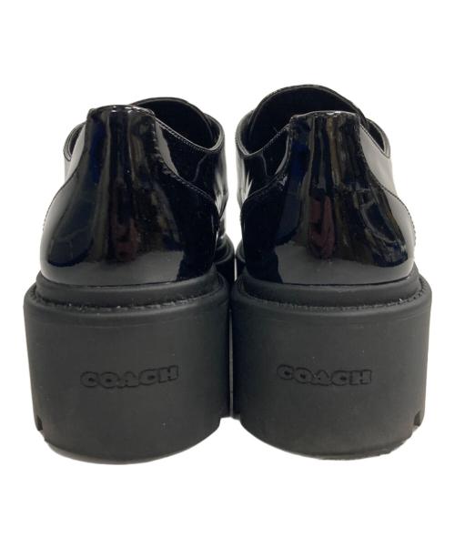 COACH（コーチ）COACH (コーチ) エナメルダービーシューズ ブラック サイズ:23.5の古着・服飾アイテム