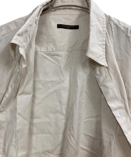 LOUIS VUITTON（ルイ ヴィトン）LOUIS VUITTON (ルイ ヴィトン) 半袖シャツ アイボリー サイズ:41 15 3/4の古着・服飾アイテム