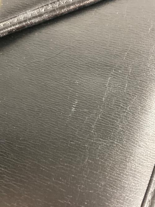 Yves Saint Laurent（イヴサンローラン）Yves Saint Laurent (イヴサンローラン) ショルダーバッグ ブラックの古着・服飾アイテム