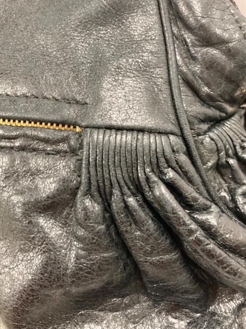 MIU MIU（ミュウミュウ）MIU MIU (ミュウミュウ) ヴィッテロレザー2WAYバッグ ブラックの古着・服飾アイテム