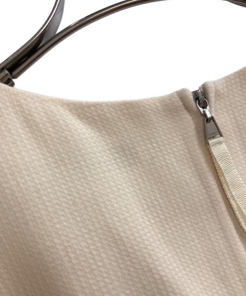 FOXEY（フォクシー）FOXEY (フォクシー) ティアードワンピース アイボリー サイズ:38の古着・服飾アイテム