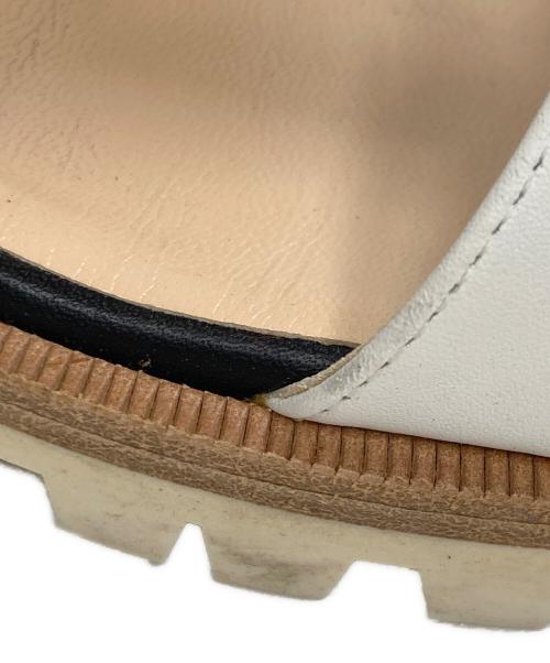 Christian Louboutin（クリスチャン・ルブタン）Christian Louboutin (クリスチャン・ルブタン) ROCKNBUCKLE FLAT グレー サイズ:36 1/2の古着・服飾アイテム