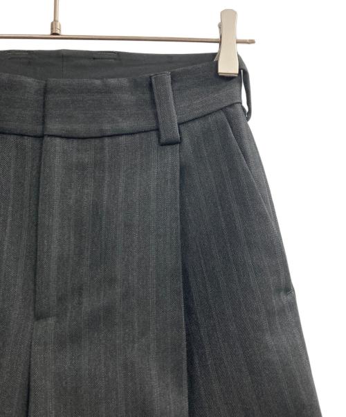 MARGARET HOWELL（マーガレットハウエル）MARGARET HOWELL (マーガレットハウエル) Lovat morning stripe wool twill パンツ グレーの古着・服飾アイテム