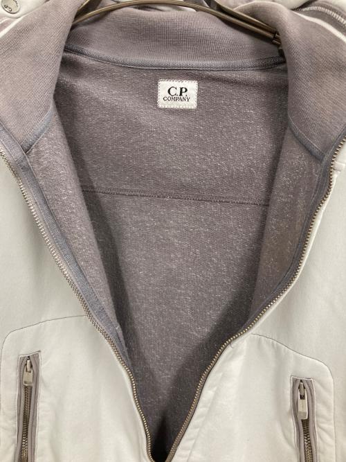 C.P COMPANY（シーピーカンパニー）C.P COMPANY (シーピーカンパニー) ナイロンフードジップジャケット グレー×パープル サイズ:Lの古着・服飾アイテム