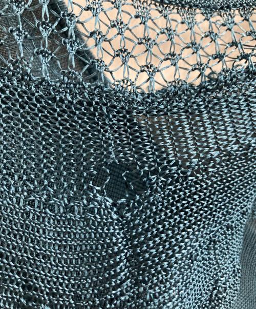 Jean Paul GAULTIER（ジャンポールゴルチェ）Jean Paul GAULTIER (ジャンポールゴルチェ) ローゲージフリルポンチョ ブルー サイズ:40の古着・服飾アイテム