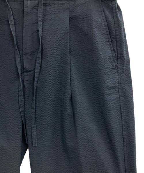 Comm.arch（コム・アーチ）COMM.ARCH (コム・アーチ) Crepe Weave Sucker Trousers ネイビー サイズ:3の古着・服飾アイテム
