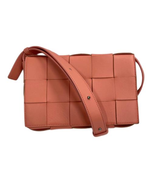 BOTTEGA VENETA（ボッテガベネタ）BOTTEGA VENETA (ボッテガベネタ) カセットショルダーバッグ ピンクの古着・服飾アイテム