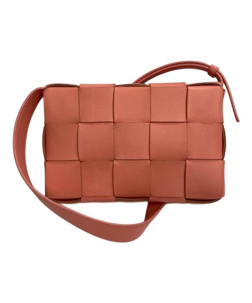 BOTTEGA VENETA（ボッテガベネタ）BOTTEGA VENETA (ボッテガベネタ) カセットショルダーバッグ ピンクの古着・服飾アイテム