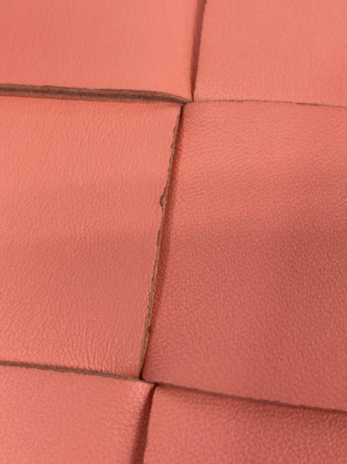 BOTTEGA VENETA（ボッテガベネタ）BOTTEGA VENETA (ボッテガベネタ) カセットショルダーバッグ ピンクの古着・服飾アイテム